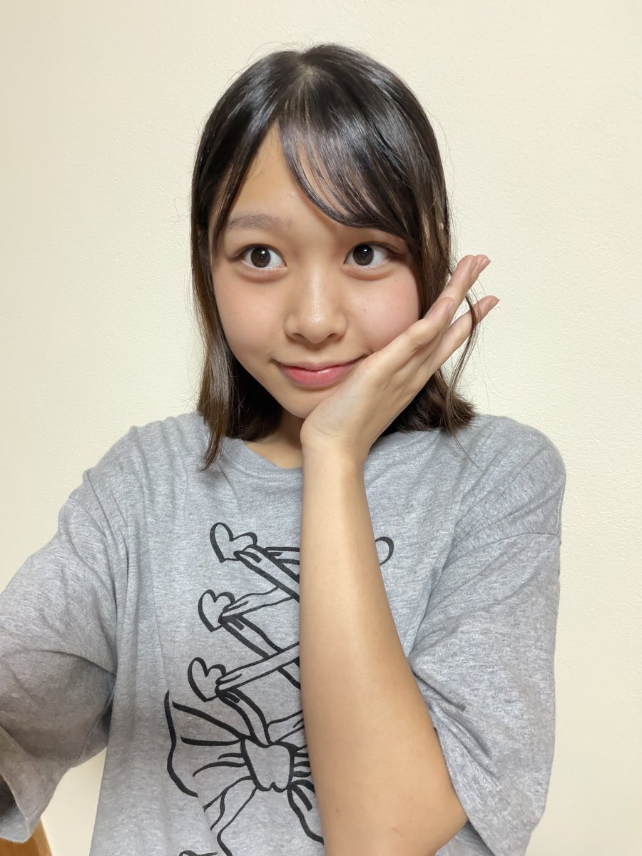 i_sa_MEISA_515's tweet photo. アクターズスクール広島から18年ぶりに結成された3人組ユニット
DILAIIIのMEISAです💫
今度、学校の授業で保育所実習があるらしくて楽しみ😊💕
その準備をしてました❕💗
もう遅いのでおやすみなさーい💤
#ディラム #MEISA #中学三年生 #保育所実習 
@dilam_official https://t.co/Oh0vOkme0S