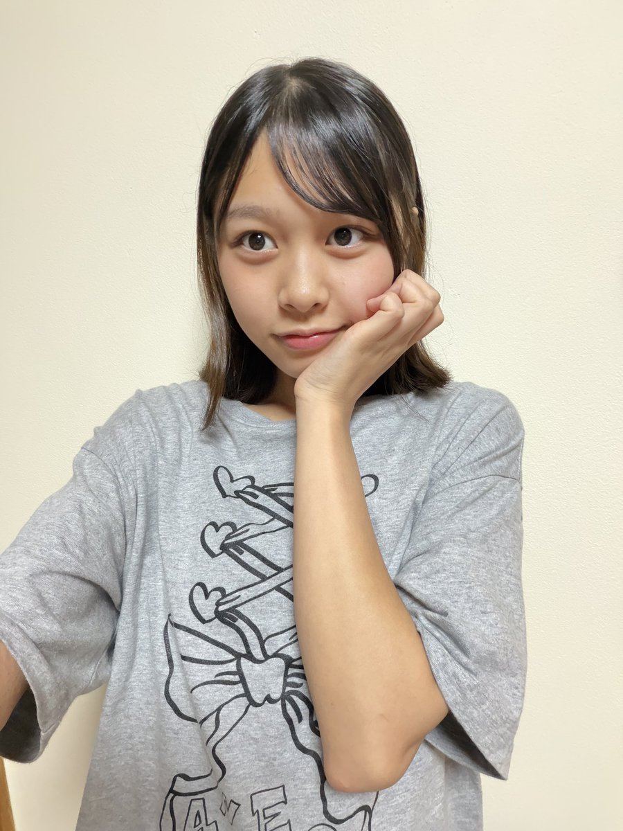 i_sa_MEISA_515's tweet photo. アクターズスクール広島から18年ぶりに結成された3人組ユニット
DILAIIIのMEISAです💫
今度、学校の授業で保育所実習があるらしくて楽しみ😊💕
その準備をしてました❕💗
もう遅いのでおやすみなさーい💤
#ディラム #MEISA #中学三年生 #保育所実習 
@dilam_official https://t.co/Oh0vOkme0S