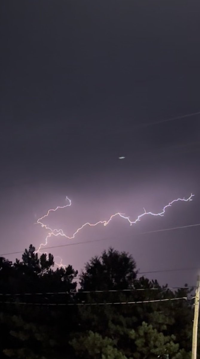 Natrajam1008's tweet photo. Thunderstorms Lightening 🌩️
#Vclicks https://t.co/6Z7XYjb6jg