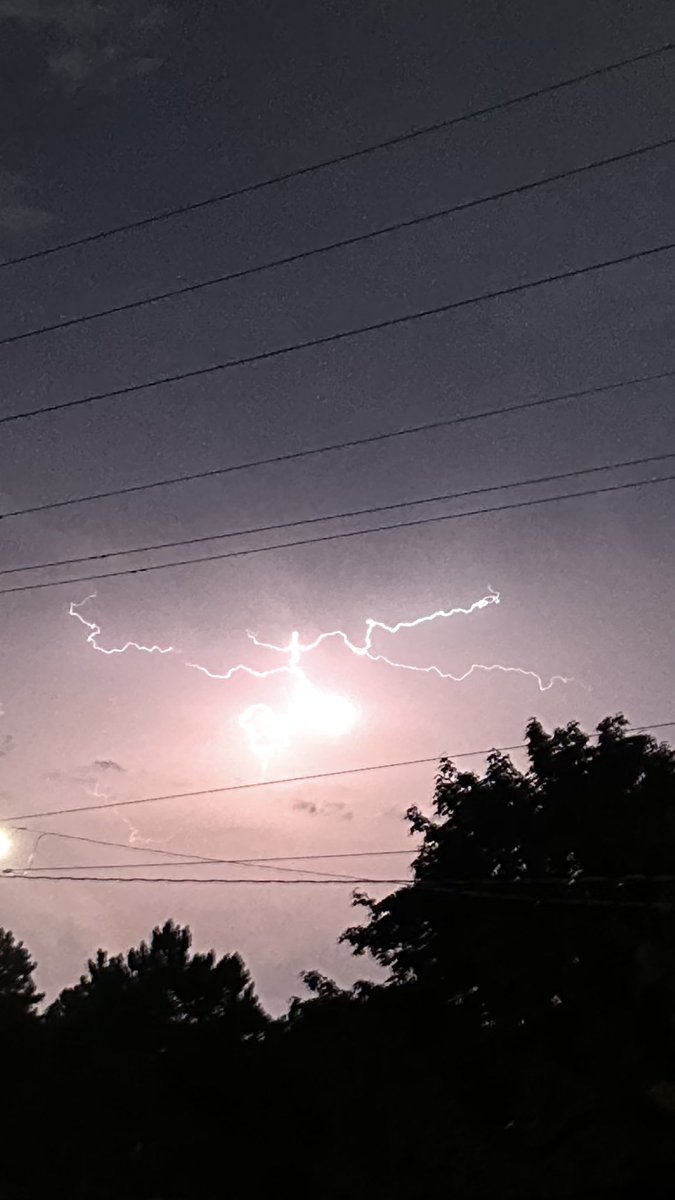 Natrajam1008's tweet photo. Thunderstorms Lightening 🌩️
#Vclicks https://t.co/6Z7XYjb6jg