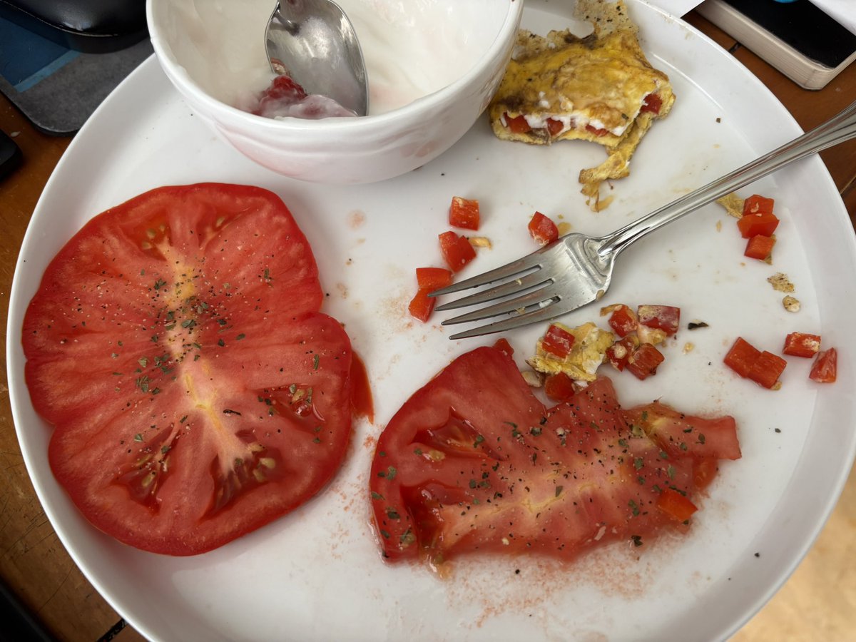 jazzykcals's tweet photo. never mind i cannot eat any more and the eggs were not a good idea https://t.co/VGnUYQKiuN