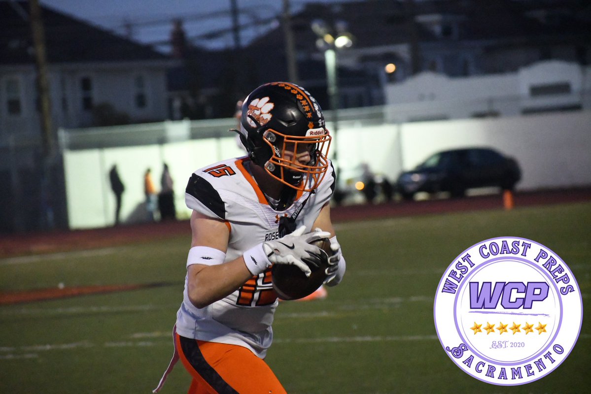 WCPSacramento's tweet photo. 🏈 SACRAMENTO PREDICTIONS 🏈 

Folsom-Mission Viejo, Roseville-Oakmont, Franklin-Edison, Oak Ridge-Central East.

Who wins this weekend? 👀 

Story: https://t.co/b7d2ojBYO1 https://t.co/1gLS51Tl9K
