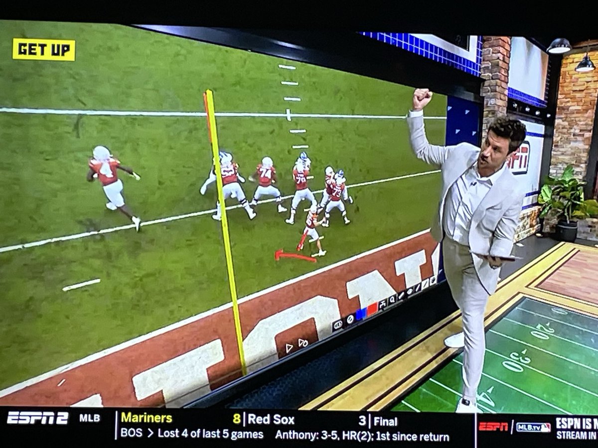 dcarrrlson's tweet photo. Don’t normally see @JRodgers11 doing a guest hit on @GetUpESPN, but his breakdown of @TexasLonghorns Arch Manning’s improved throwing mechanics this morning was great! I appreciate segments like these @Espngreeny 

#espn #GetUp @TexasFootball #texas #cfp @CollegeFBonX https://t.co/YhQo4sNMeo