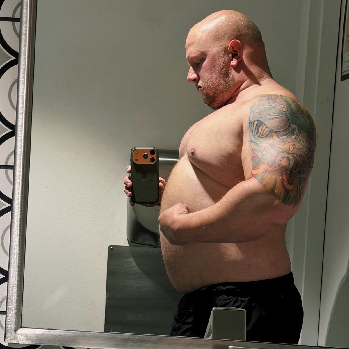 heftystrong's tweet photo. Building the beef 💪 https://t.co/lxdYoWGE8q