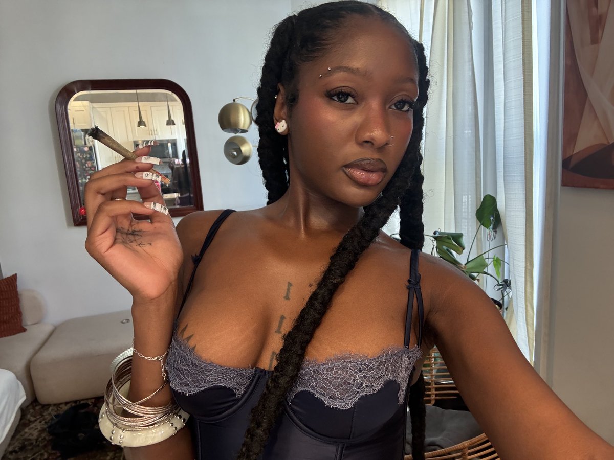 Ihateyara's tweet photo. 2high https://t.co/zxnv6pMzCU