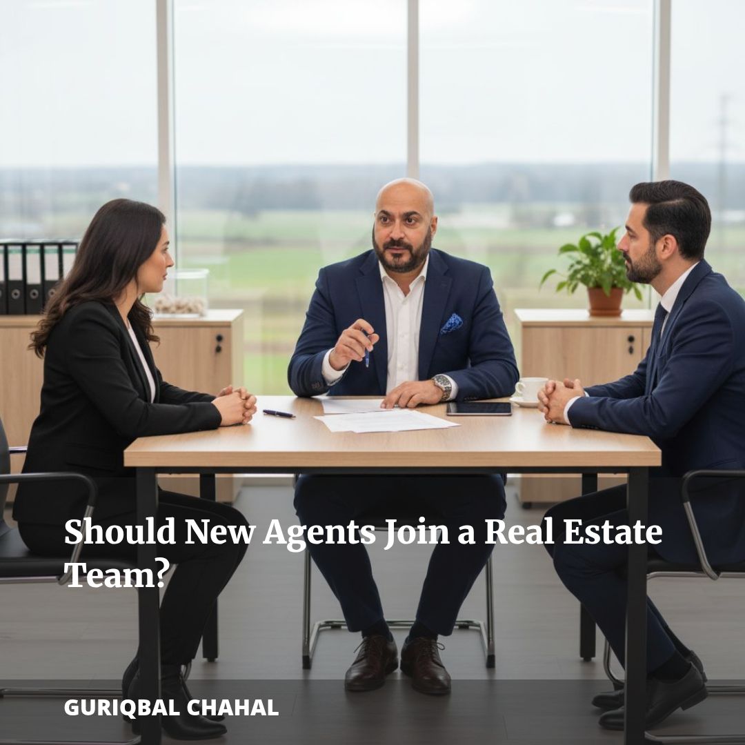 JoinDreamHouse's tweet photo. Should New Agents Join a Real Estate Team?
Just starting out in real estate? 🤔 Should you join a team for support and training, or go solo to build your own brand? Discover the pros, cons, and what to look for before choosing your path! 🏡✨ What would you do? https://t.co/nxeAxqbDUn