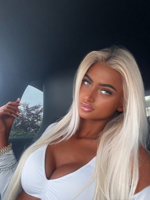 AmibadB's tweet photo. Caitlin is a 🚀🚀
#wankchat #irishchav #chav https://t.co/fsgmiUS4oO
