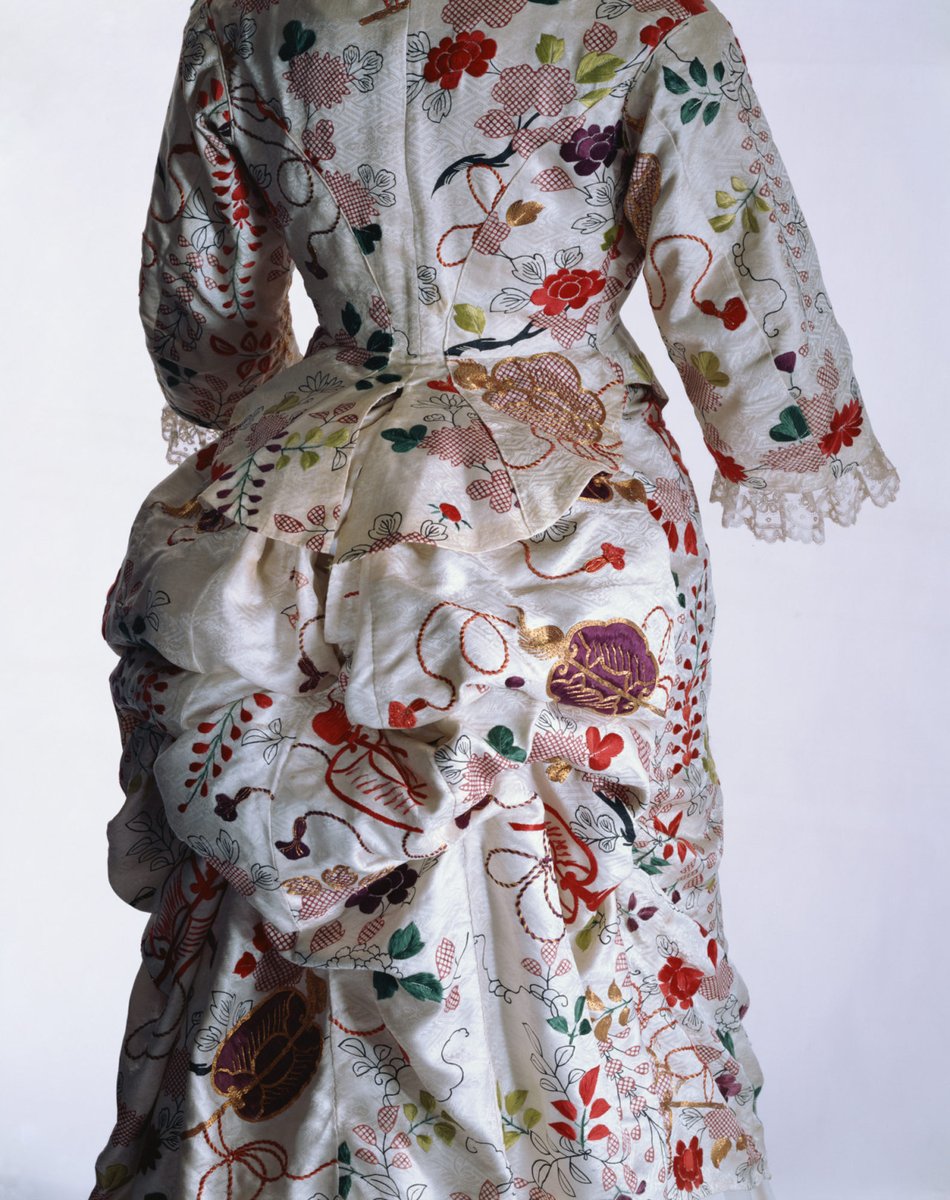 wikivictorian's tweet photo. Day dress, 1870s. Kyoto Costume Institute. https://t.co/ajYEddfFp0