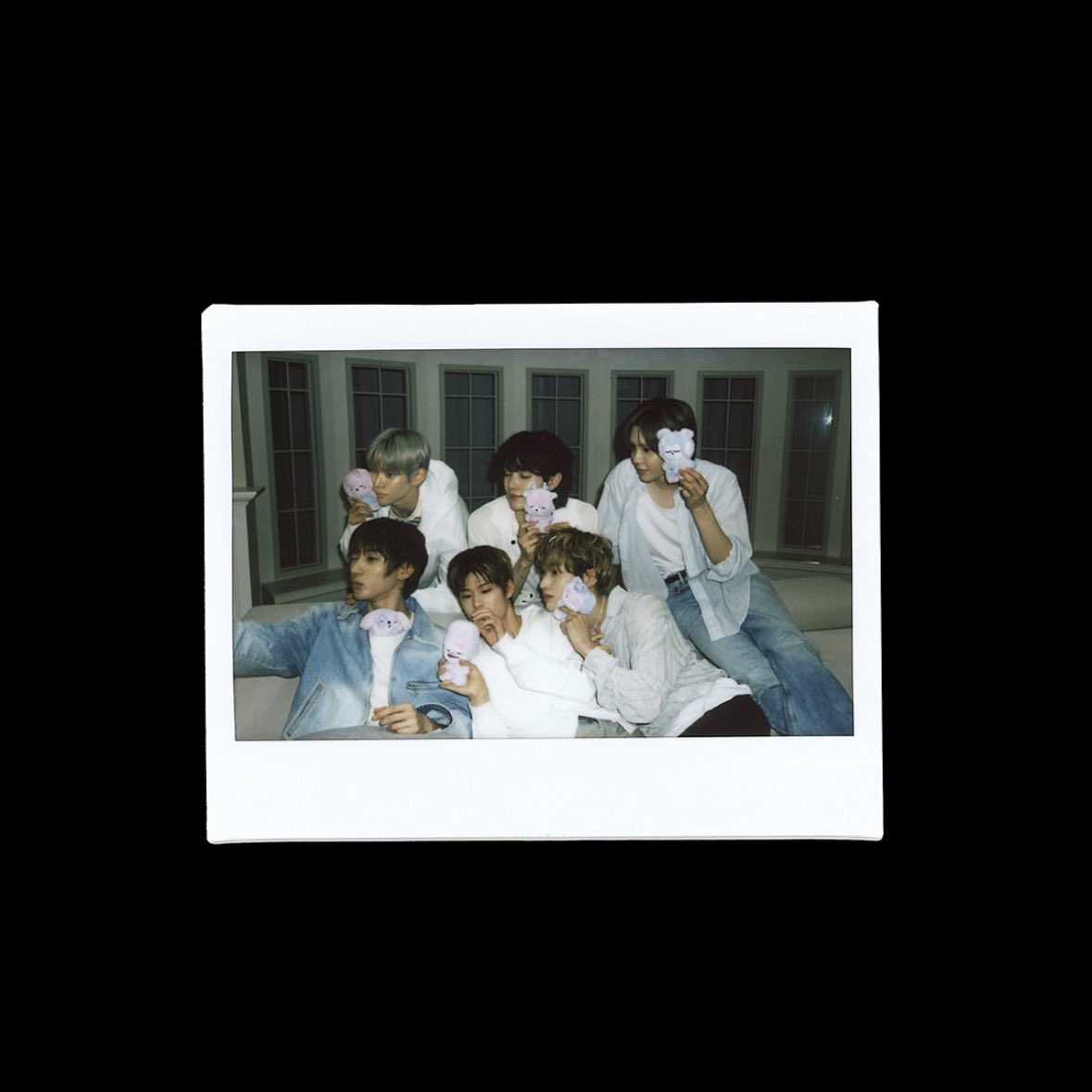 bbinyamiung's tweet photo. as i yearn, and yearn again, i would give my whole life to love you just like i did at the beginning, my #RIIZE 🌟🧡 https://t.co/bHthax56Tt