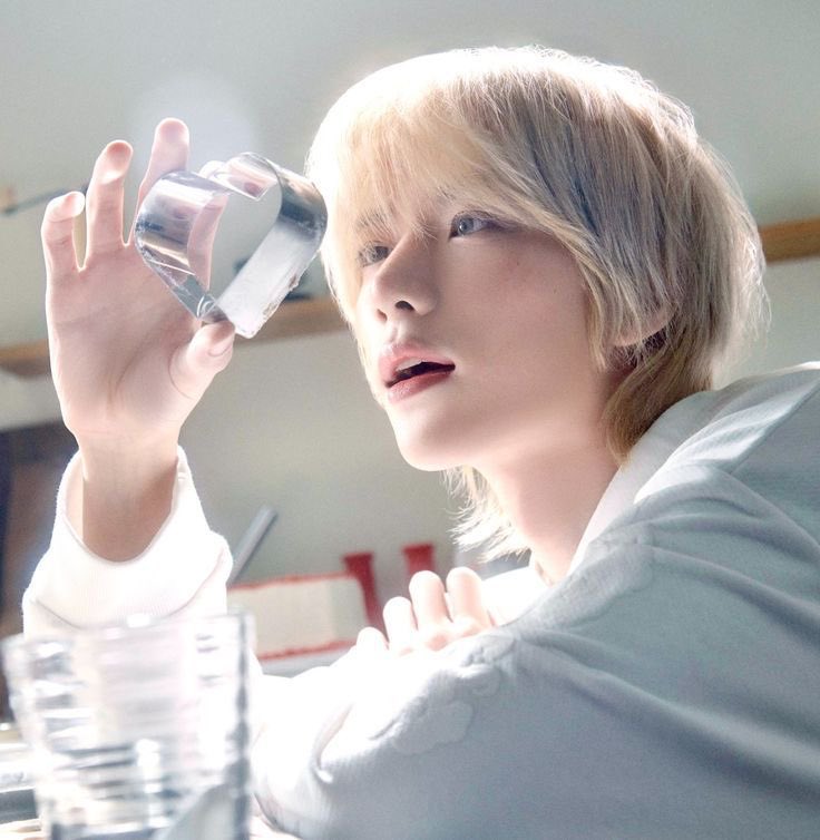 wonyawnzzn's tweet photo. this beomgyu look is so unbelievably pretty he looks like one of these dolls https://t.co/Y6bHvywHen