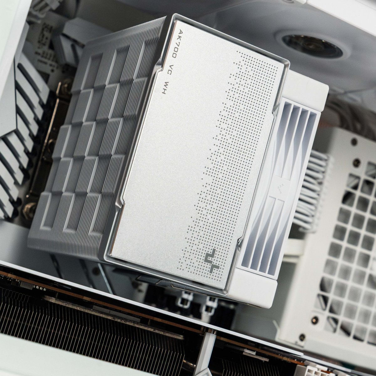 Deepcoolglobal's tweet photo. Did you buy a PC this year?

Air cooler: AK700 VC WH
Case: CH260 WH

#deepcool #AK700VC #CH260 #airflow #pcbuilding #fps #gamingpc #gamerlife #esports #cpucooler #lga1851 #am4 #am5 #memes https://t.co/31W0Xm3g8K