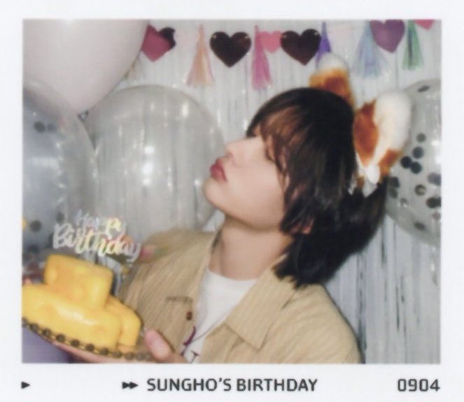 zrlhs2's tweet photo. #성호의_청춘에_불을지펴줘 
#HaveYeppifulDay
#ソンホという猫に出会えた奇跡

우리집 예삐 생일 축하합니다 ♡♡
온 세상이 너를 사랑해 !!♡ https://t.co/7HlgEKoQLf
