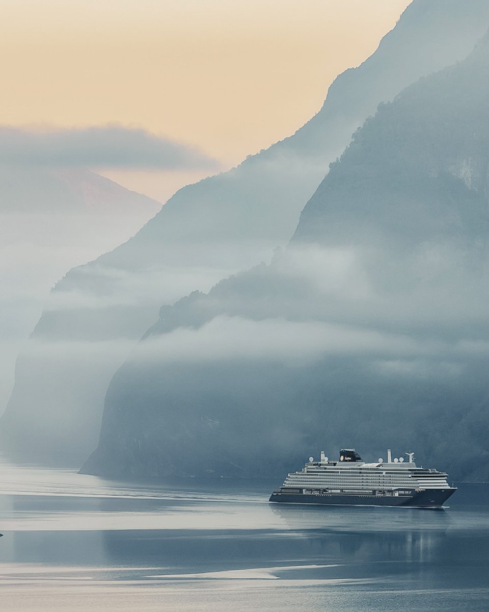 TravelWithAnnaH's tweet photo. Where the ocean meets the art world. On board EXPLORA I and II, Clarendon Fine Art now curates the Galleria d’Arte.

Book your Journey through me today and experience remarkable works of art with Explora Journeys.​
#ExploraJourneys #OceanStateOfMind #SailUnique https://t.co/wW6kPhoMEk