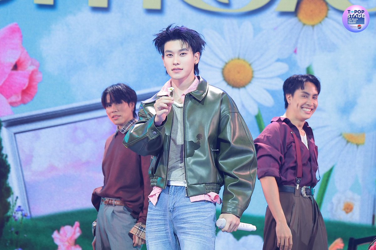 StageTpop's tweet photo. T-POP Stage presented by PEPSI  🤟

เพลง : ฉันไม่รู้จักชื่อดอกไม้ (แต่จะหามาให้เธอ)
ศิลปิน : OFFROAD KANTAPON

#ฉันไม่รู้จักชื่อดอกไม้แต่จะหามาให้เธอ
#OFFROAD #ออฟโรด
#onemusic
#OPENLABEL

All Music you can reach!
#TpopStagepresentedbyPEPSIweek35 / 2026
#TpopStagepresentedbyPEPSI
🔵 วันพฤหัสบดีที่ 3 ก.ย. 69 เวลา 21.45 น.
#TPOP #WorkPoint23 #WorkPoint