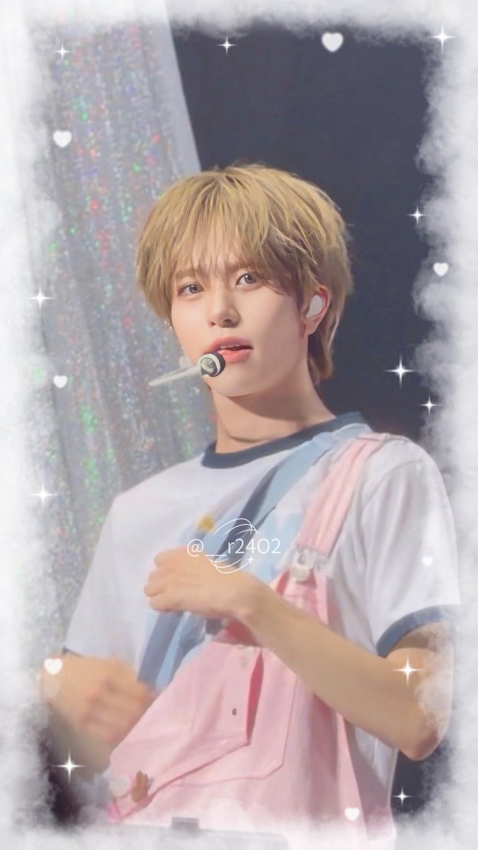 __r24O2's tweet photo. 𝟤𝟢𝟤𝟨.𝟢𝟪.𝟥𝟣 𝖵𝖨𝖡𝖸 𝖫𝖠𝖭𝖣 ‧₊˚ 𓂃౨ৎ
⁡
大きいステージに立ってる姿がキラキラしてて感動したし幸せな時間をありがとうт ‧̫ т💘
これからいろんな景色を一緒に見ようね👋🏻✨
⁡
#VIBY_LAND #VIBY_武道館 #VIBY #AKITO https://t.co/SACabBWoFt