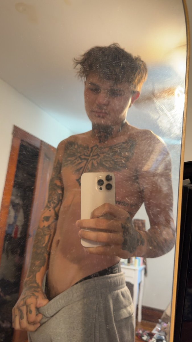TheBeddemon23's tweet photo. Good morning ☀️ Join me here OF     #gay #OF #Onlyfans https://t.co/KCBdRBlCEr