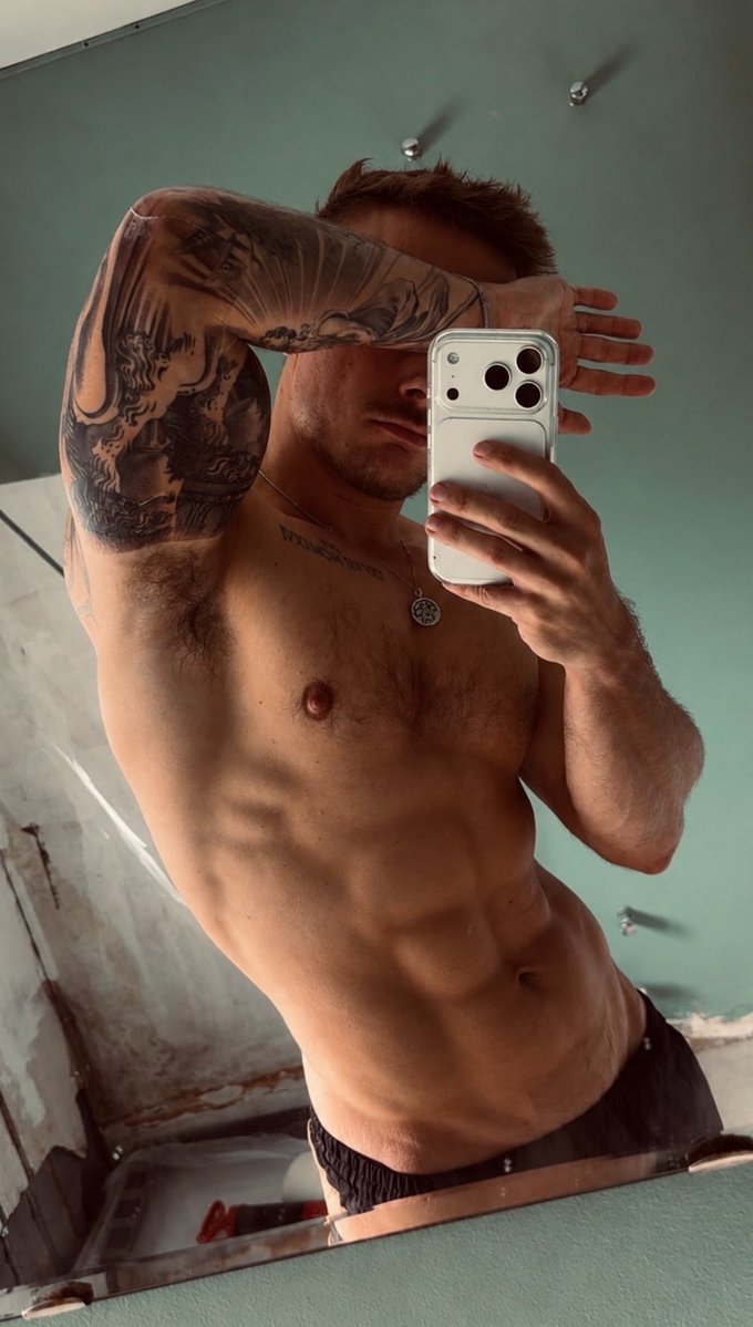 Jonkfitness's tweet photo. Insta saw it first https://t.co/C9L5ZiE4wz