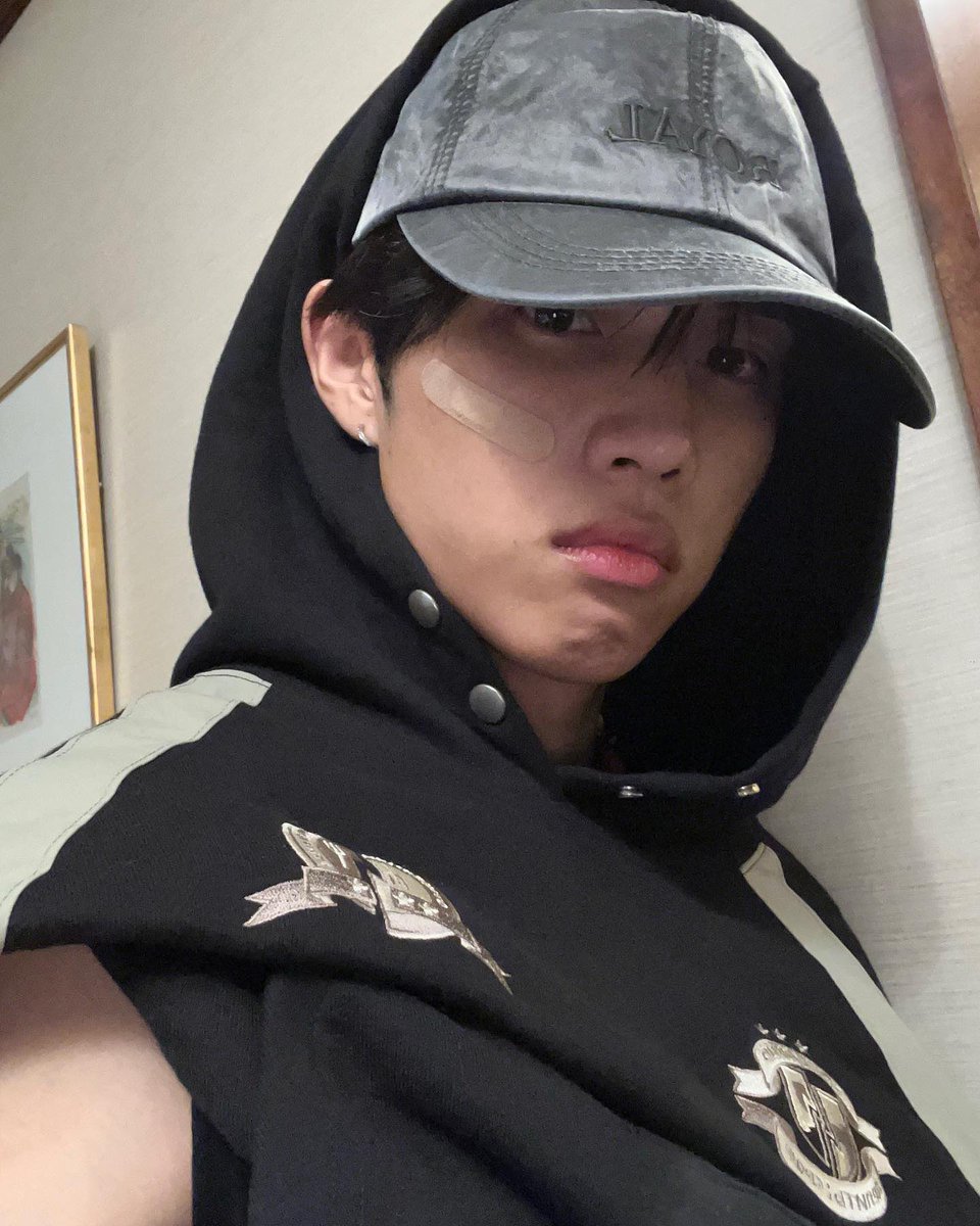 timetoksw's tweet photo. 230904 더보이즈 인스타

🔗 https://t.co/KJRPGY2NII

#더보이즈 #선우 #THEBOYZ #SUNWOO https://t.co/Iq5Ab3KLRm
