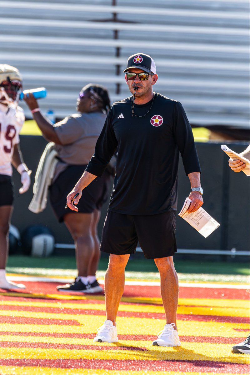 ULM_FB's tweet photo. Work before the trip. 

#TakeFlight https://t.co/NY9hKcUxKM
