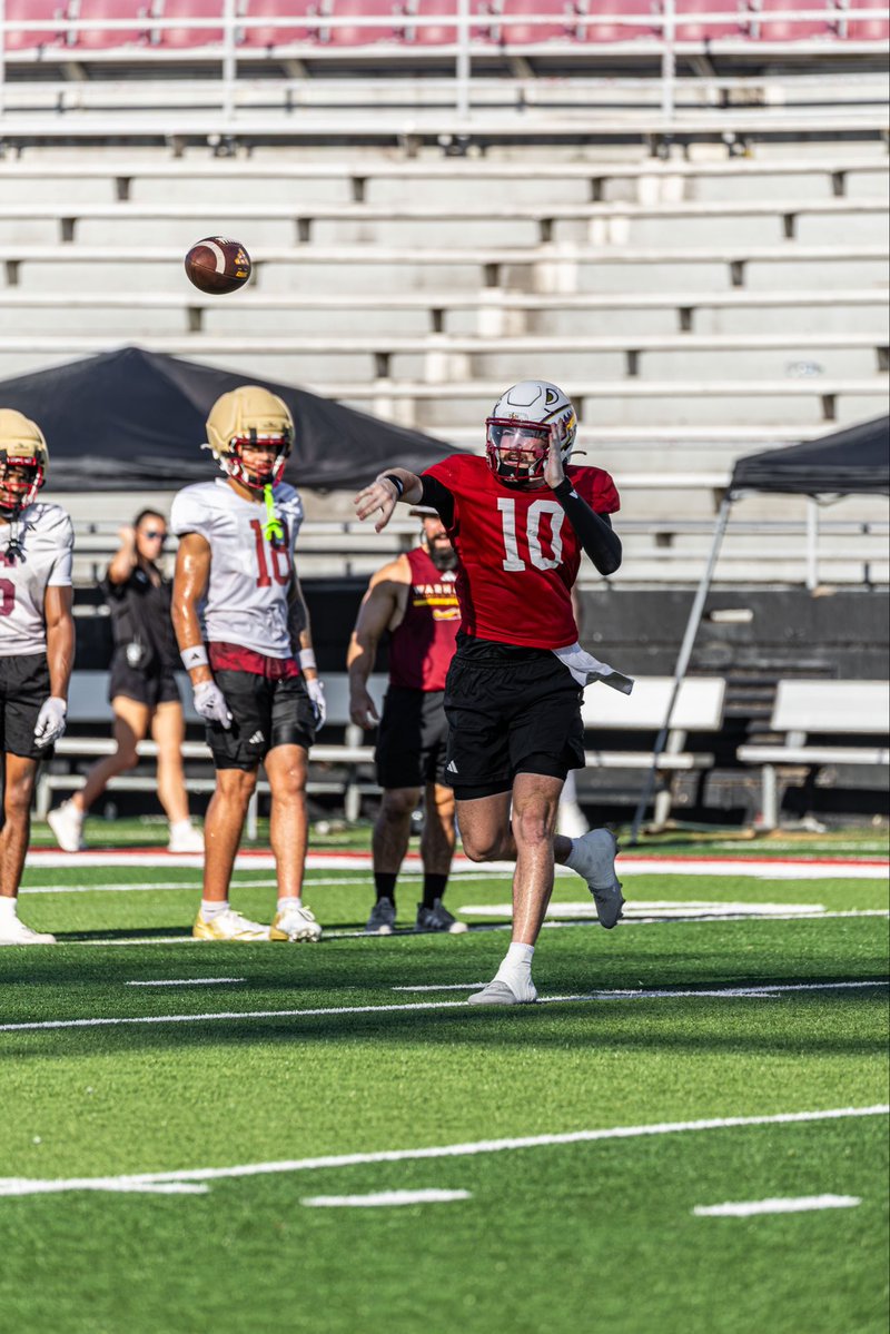 ULM_FB's tweet photo. Work before the trip. 

#TakeFlight https://t.co/NY9hKcUxKM