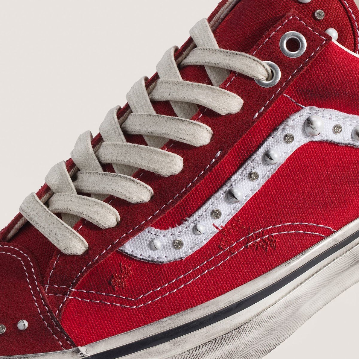 JustFreshKicks's tweet photo. Vans Old Skool 36 Pearlized “Red” ❤️

• Holiday 2026
• $130 https://t.co/t0dg1iUnhJ