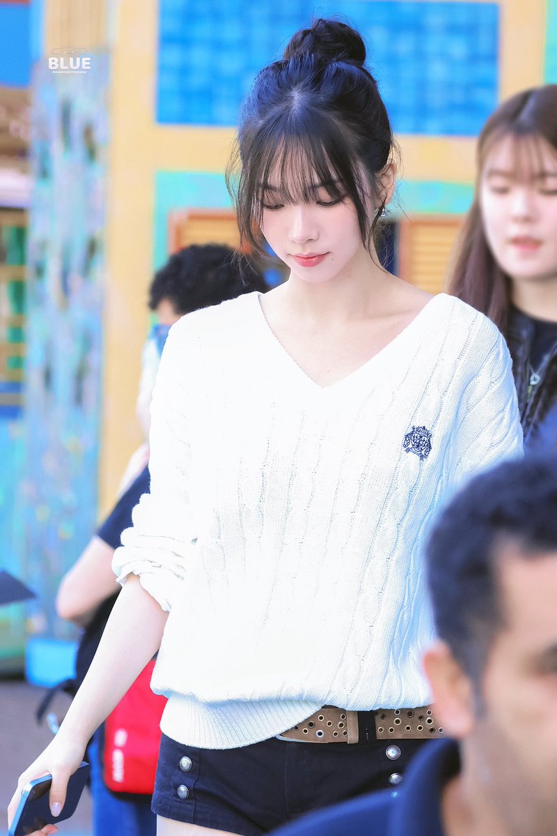 karloops's tweet photo. OMFG KARINA???!! https://t.co/B7hT8Raik3