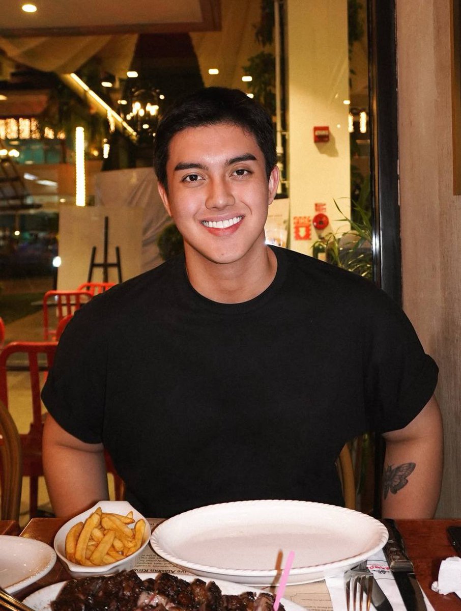 nottduan's tweet photo. RJ P.

Ang laking tao! Ang laki ng toot!
Tumitirik pa mata nya sa sarap. At 2 kamay pa ang gamit nya. Tumititik pa mata!

Preview channel: https://t.co/OOQQ5tvNTC https://t.co/Uw8B3mxuni