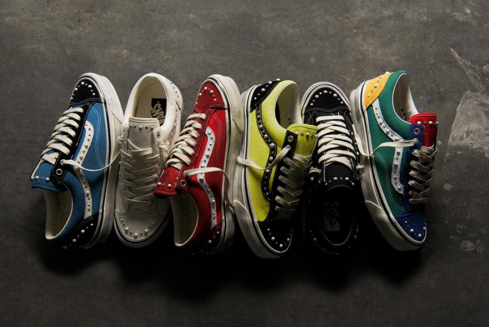 ModernNotoriety's tweet photo. Vans Old Skool 36 Pearlized Release Dates 🗓️

Yacht Club - September 10th
Marshmallow - October 8th (Restock)
Lime Pop - November 10th
Navy - November 19th (Restock)
Black - November 27th
Red - December 10th https://t.co/hbcin3KVlZ