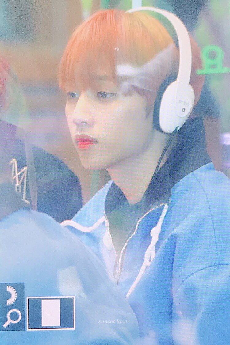 timetoksw's tweet photo. 190904 두시의 데이트

#더보이즈 #선우 #THEBOYZ #SUNWOO https://t.co/RqDUIeesXN