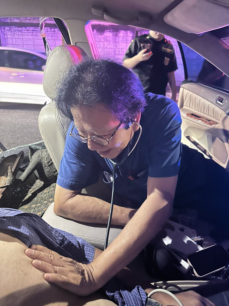 TSererak's tweet photo. อุบัติเหตุ ตามหาญาติด่วนครับ ช่วยกันแชร์

รถโตโยต้า แคมรี่ ศก 9057 ประสบอุบัติเหตุ ซอยเสนานิคม 1 แยก 8

คนขับหมดสติ ตอนนี้ศูนย์เอราวัณ นำตัวไปโรงพยาบาลแล้วครับ

ผู้ใดเป็นญาติ กรุณาติดต่อศูนย์เอราวัณ 1646

ช่วยกันแชร์ด้วยครับ https://t.co/e2HT7miECD
