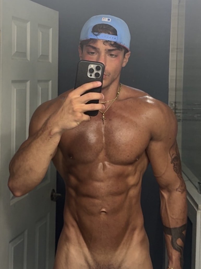 stoughtun's tweet photo. i’m only wearing the hat btw https://t.co/If24ZROd1R