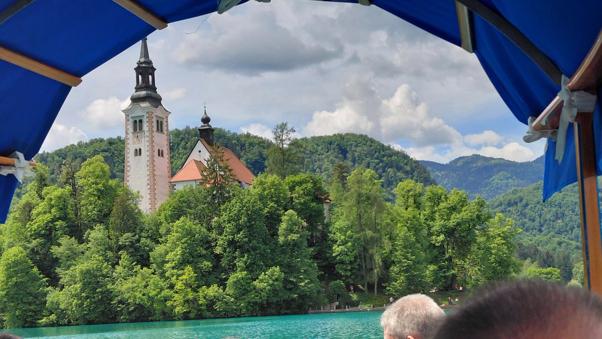 EatDestination's tweet photo. #Ljubljana #Slovenia has undergone a culinary transformation, now embracing their culinary heritage. #Soups and sweets, local #wine and strong #brandy
https://t.co/y6DM3Qgdd3
Free excerpt
https://t.co/zUPTv9VTU8 

#slovenianfood #foodie #travel #CulinaryAdventure #lakebled https://t.co/Tlc4uV0ihd
