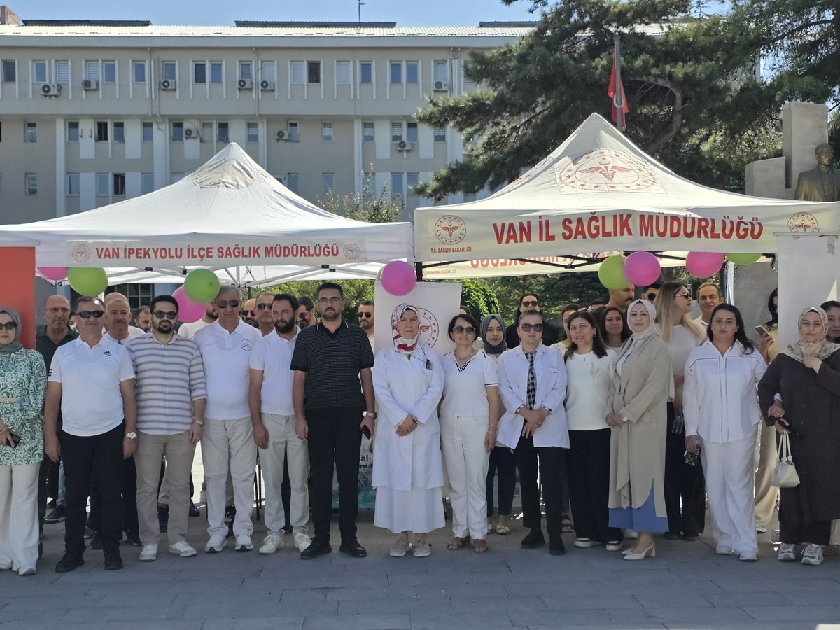 vanilsaglik's tweet photo. Halk sağlığının korunması ve geliştirilmesi, hastalıklar ortaya çıkmadan önce önlenmesi ve erken tanının önemine dikkat çekmek amacıyla 3-9 Eylül Halk Sağlığı Haftası kapsamında, 7 günde 7 farklı temayla farkındalık çalışmaları gerçekleştiriliyor. https://t.co/Sw58uabs8S