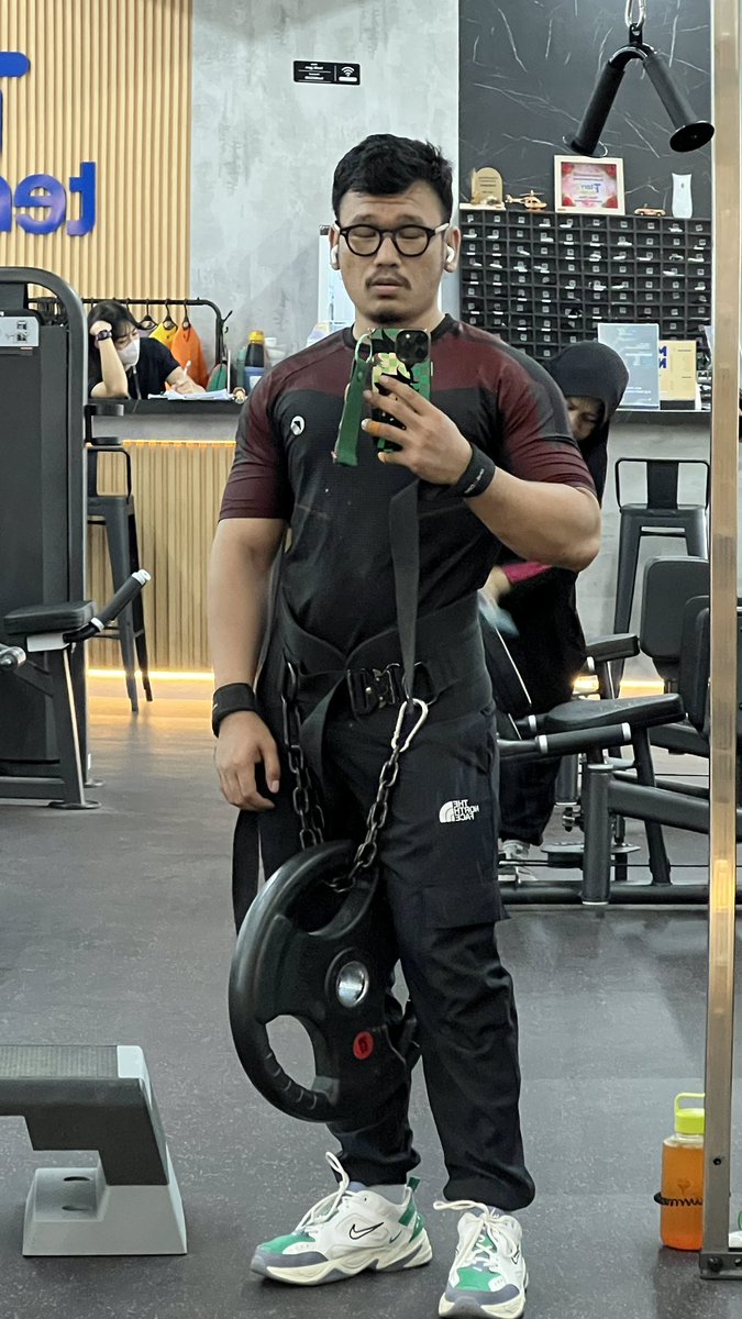 yourfakebo55's tweet photo. 👀👀👀 https://t.co/aeuJSJs9pI