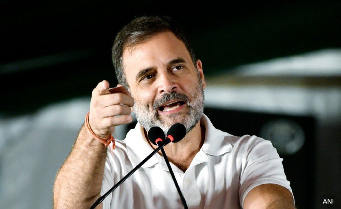 savedemocracyI's tweet photo. पूरी कांग्रेस और सोशल मीडिया के जितने भी धुरंधर लड़के हैं सब चाहते हैं कि राहुल गांधी की गिरफ्तारी हो। 

पहली बार लड़के शिद्दत से इंतेजार कर रहे हैं इस पल का। https://t.co/lMoojZgX1k
