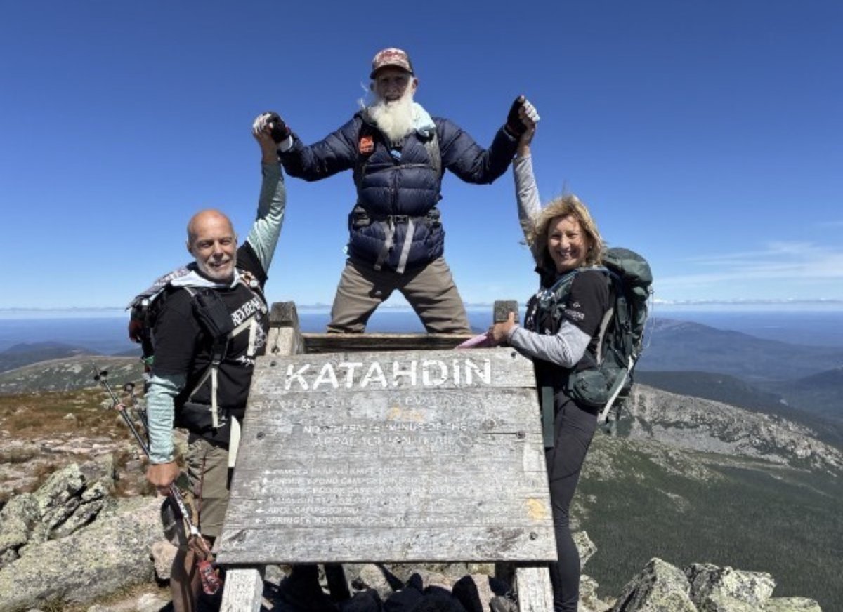 DudespostingWs's tweet photo. At 91 years old, Dale “Grey Beard” Sanders completed the 2,193-mile Appalachian Trail, reclaiming the record as the oldest person ever to do it.

He endured 71 falls, including 6 hard falls, one of which sent him to the hospital.

He had already held the record once at 82, lost it, then came back nearly a decade later to take it back.

Absolute legend