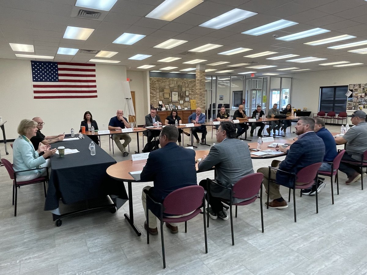 HPW_Coalition's tweet photo. The Health & PensionWORKS 
Coalition hosted a productive and substantive roundtable with @SenatorBaldwin in Neenah, Wisconsin yesterday, focused on protecting and enhancing workers’ health care and retirement benefits.

Thank you to Senator Baldwin for the thoughtful discussion, and to @iupatdc7 for hosting and helping convene this important conversation with an excellent cross-section of members of the WI Building Trades. 

Together, we’re advancing policies that support working people and their families.