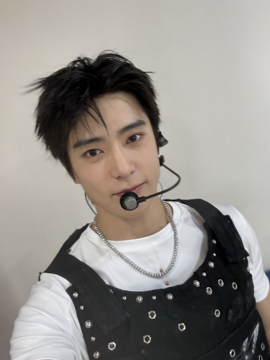 uriyunoyomi's tweet photo. jaehyun consistent selcas https://t.co/s7oSKbSudm