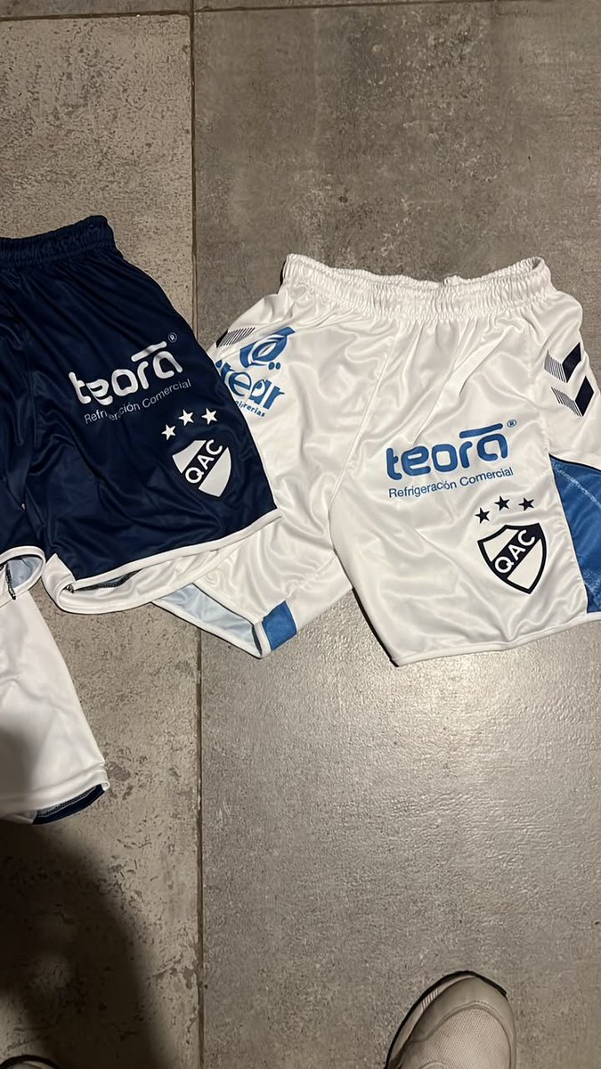 meteora_hxc's tweet photo. Genteee, estoy vendiendo pilcha original de clubes del ascenso. Tengo demasiadas cosas de varios clubes y en diversos talles!

Cómo siempre un RT ayuda un montón ☝🏻 https://t.co/94TYBUcx5h