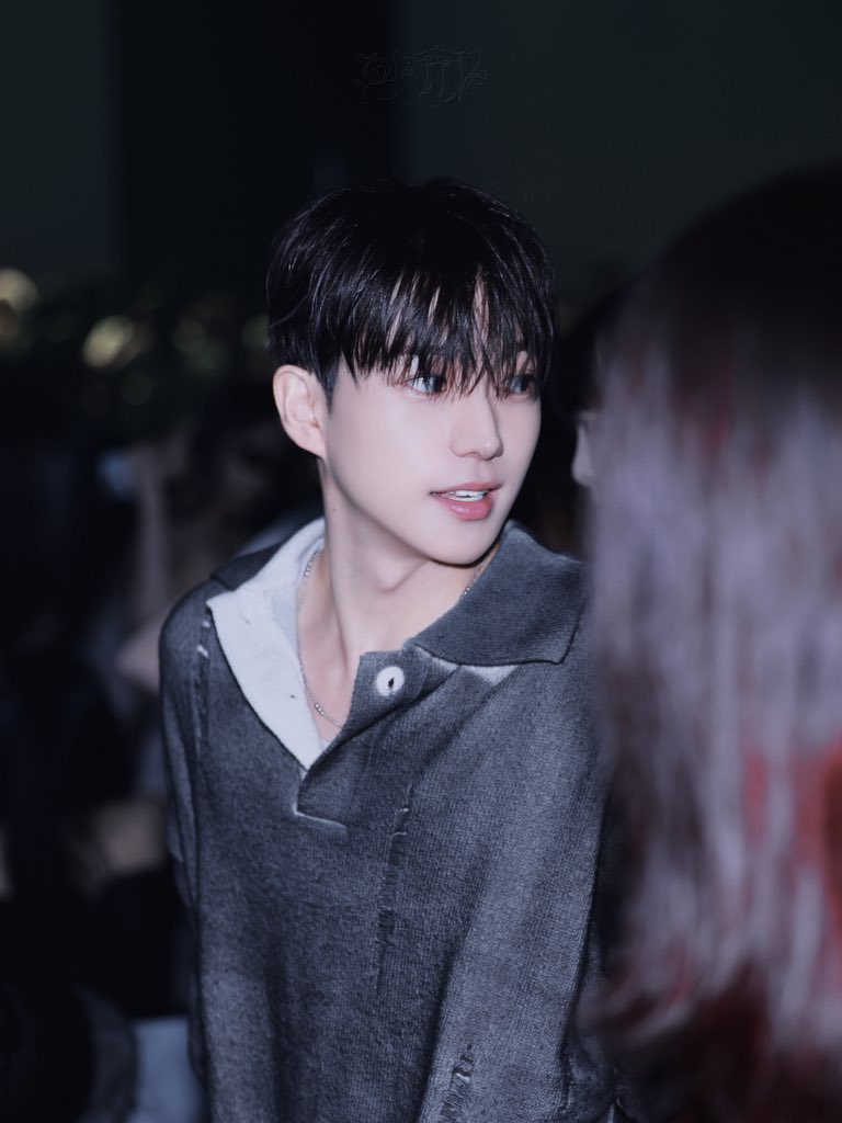 wo_onionyum's tweet photo. 260902 서울패션위크 

어느 각도든 빛난다✨

#저스트비 #시우 
#JUSTB #SIWOO 
#27SSSFW https://t.co/DLckPgjJmC