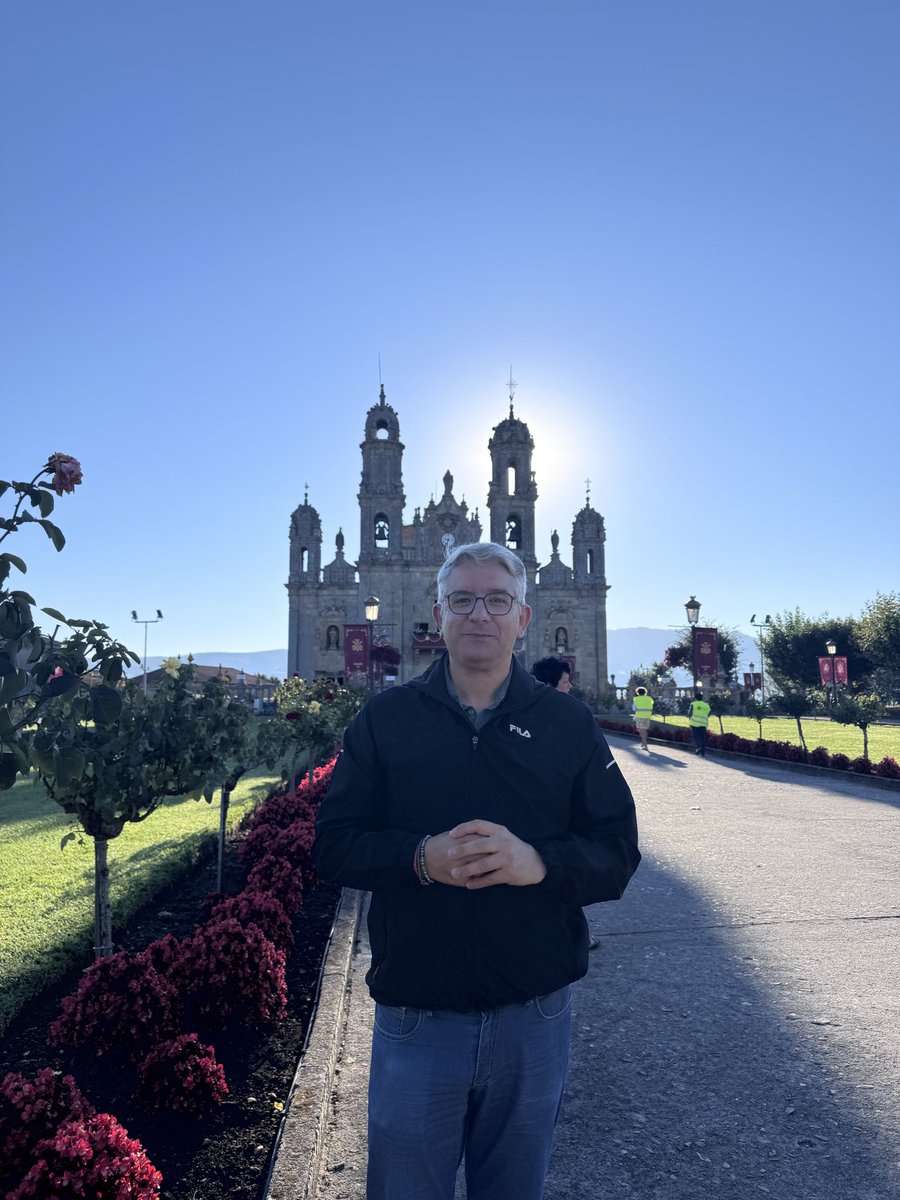 pastoralsaudemf's tweet photo. Hoxe de mañanciña o delegado de @pastoralsaudemf participou na #Eucaristia celebrada no Santuario da Virxe dos Milagros de Baños de Molgas en Ourense, levando ante a #Nosa #Nai unha #oración especial polos #enfermos e #maiores da nosa Diocese @mondonedoferrol 🙏🏼🙏🏼🙏🏼❤️❤️❤️ https://t.co/9vQvaxRgQZ