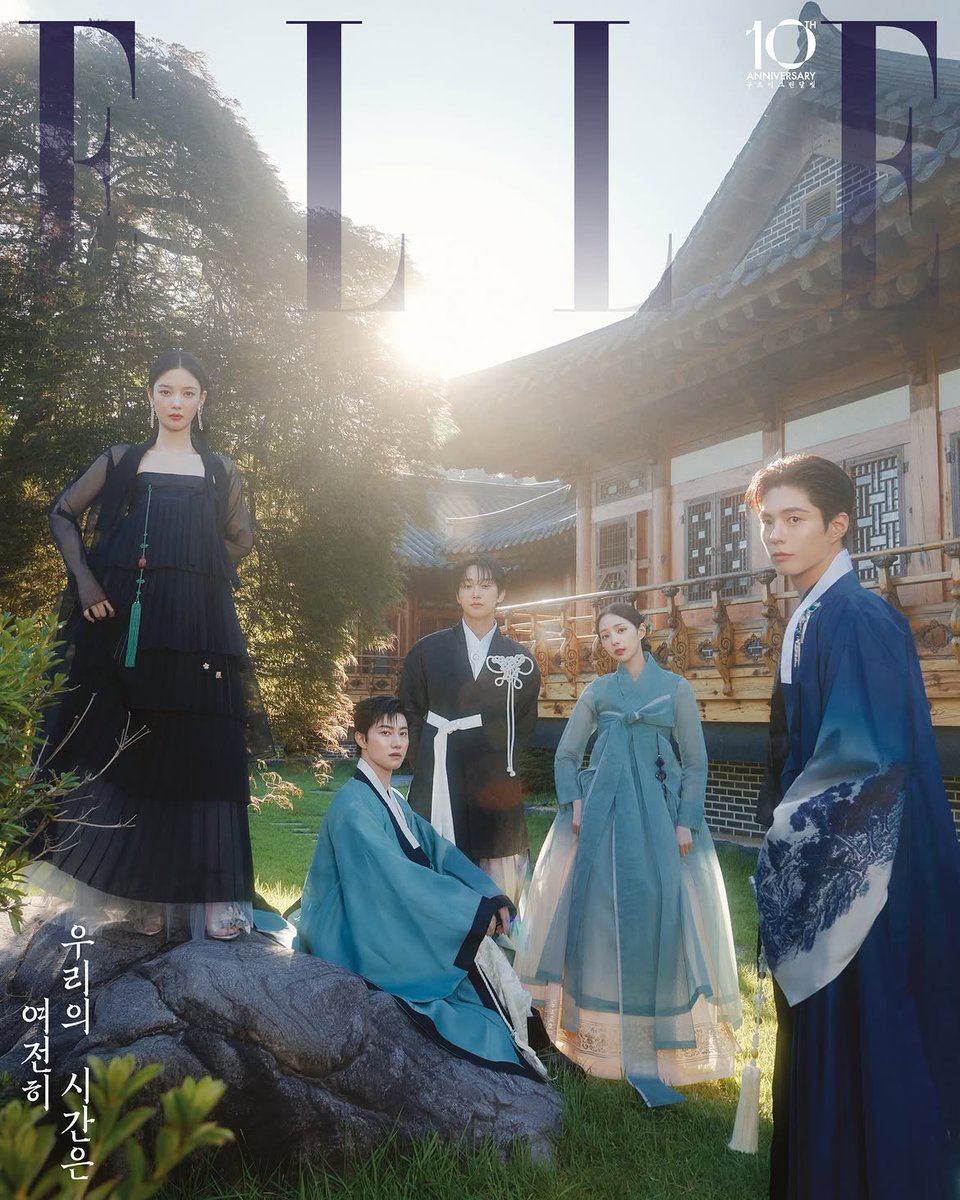 ysoujung's tweet photo. Dressed in hanbok like the dynasty invited us. https://t.co/LT0IkQcN4X