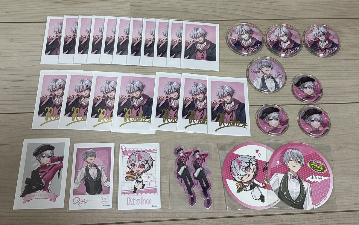 luv_r08's tweet photo. 求】　定価
　Yahoo!フリマor メルカリ（+手数料）
　送料¥110 

譲】画像のもの
　
　早めに手放したいためお値段基本なんでも検討いたします。
レアなものは定価より¥100~200高くなります。

#女子研究大学交換 #女子研究大学買取 #女子研究大学グッズ #女子研究大学グッズ買取 #女研グッズ https://t.co/bwC7jBsNL2