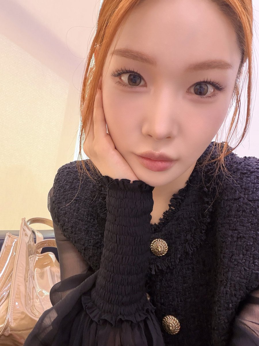 CH_CHUN9HA's tweet photo. 🖤

#CHUNGHA #청하
#𝐌é𝐱𝐢𝐜𝐨 #Mexico
#꼬리에꼬리를무는그날이야기 https://t.co/Nr9zj2oIzQ