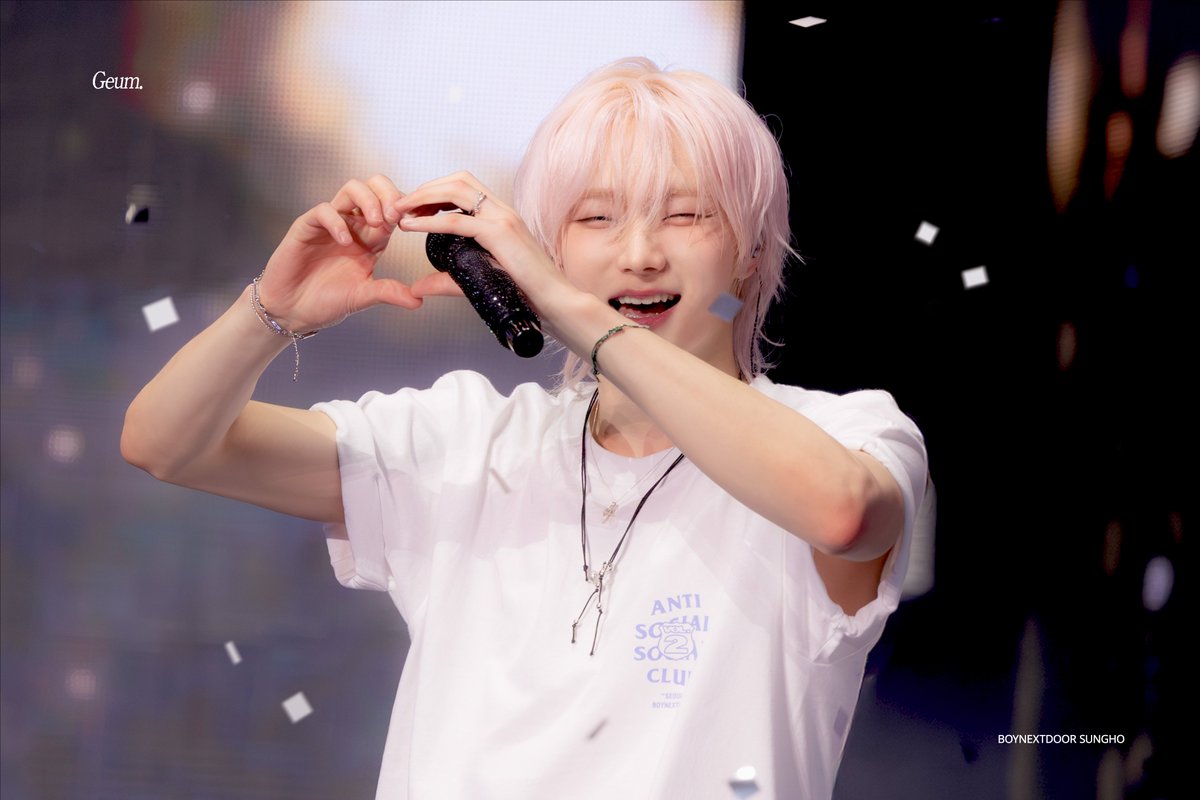 394Geum's tweet photo. 생일축하해💝

#성호의_청춘에_불을지펴줘
#HaveYeppifulDay
#ソンホという猫に出会えた奇跡 https://t.co/TuSgtPDLz2