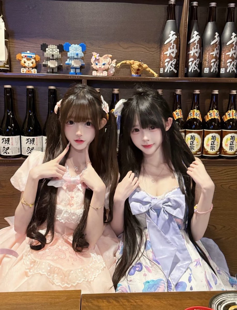 RosetteTrurl's tweet photo. 继续来啊🫰🫰继续来啊

是谁说要来锐评我跟闺蜜15岁的bb啊！

心情不好来X发泄了，无🚪来就给啊！！！！ https://t.co/sMU9hCeOp3