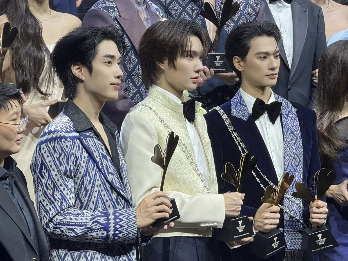Ize6's tweet photo. เก่งกันมากๆเลย ยินดีกับรางวัลด้วยนะเด็กๆ 🤟🏼👍🏻🥹

#YentertainAwards2026xDMD https://t.co/U9ntnNboCK