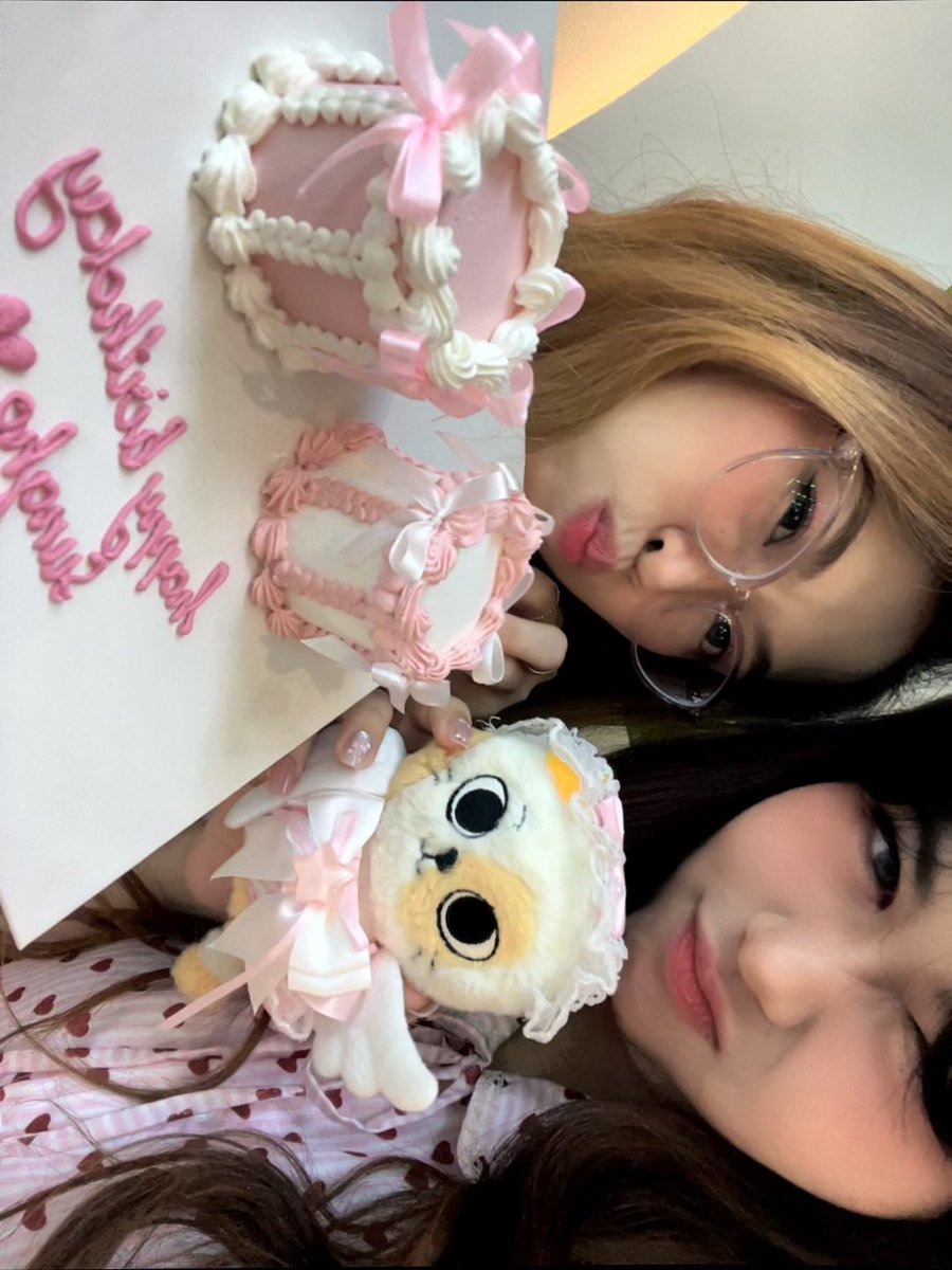 yeppiclt's tweet photo. 🥳💗💗
#성호의_청춘에_불을지펴줘
23 YEARS OF YEPPI
#HaveYeppifulDay
HAPPY BIRTHDAY SUNGHO
#ソンホという猫に出会えた奇跡 https://t.co/wKaptiC6SV