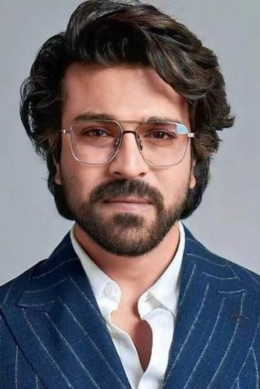 FantasyAfsane's tweet photo. BIGGEST UPDATE EVER 💥
Vijay Deverakonda + Ram Charan together for Telugu remake of #LaaloKrishnaSadaSahaayate ✅
Produced by Dil Raju. This is gonna be MASSIVE on big screen ⭐
#VijayDeverakonda #RamCharan #Laalo #DilRaju #Tollywood #TeluguCinema #MegaCombo #BlockbusterLoading https://t.co/3z0mtkTC3c