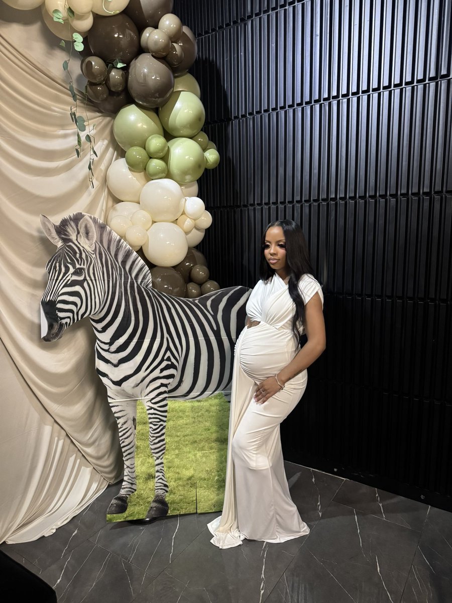 whamsbm's tweet photo. i can’t get over my babyshower pictures 🥺 https://t.co/WKkDsAN9OV